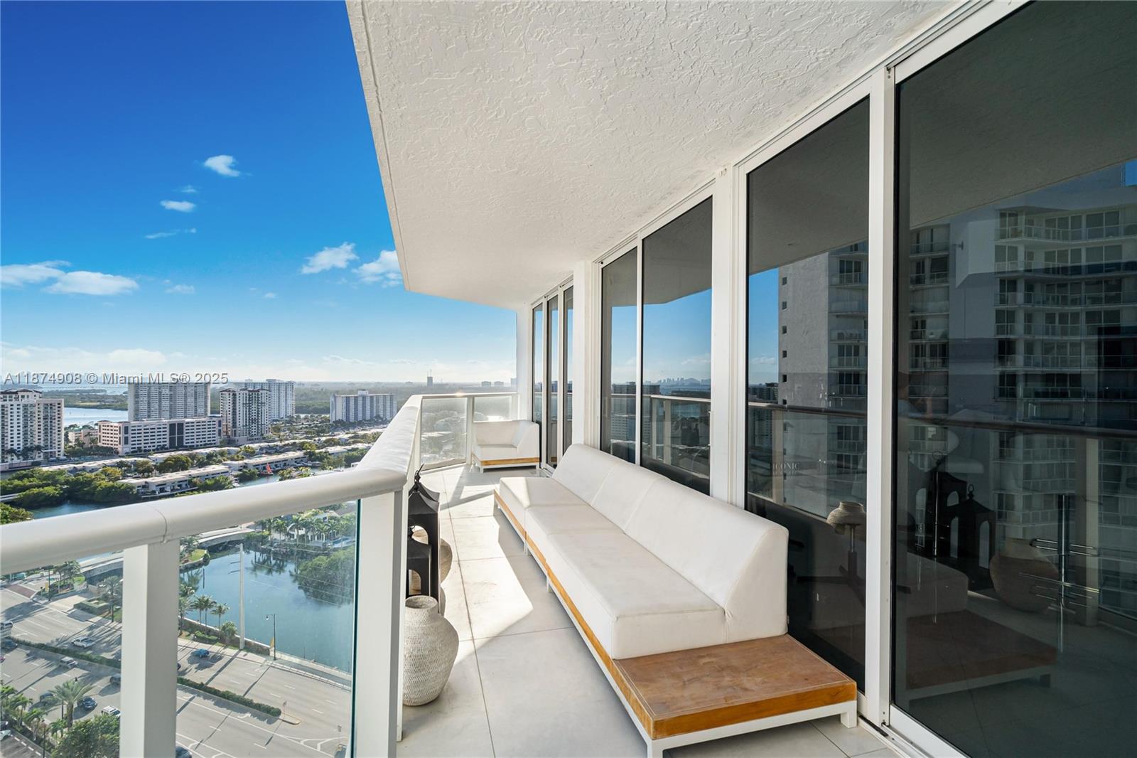 16485 Collins Ave 2438