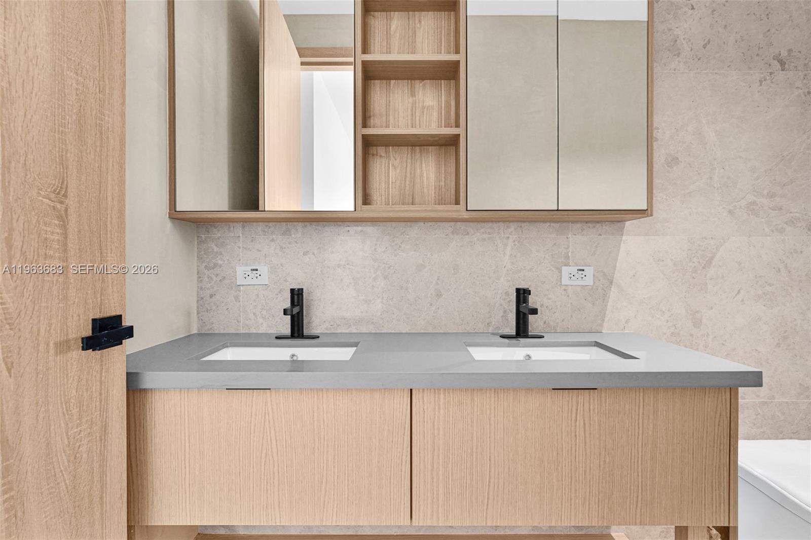 SHADOWLAWN - Residential