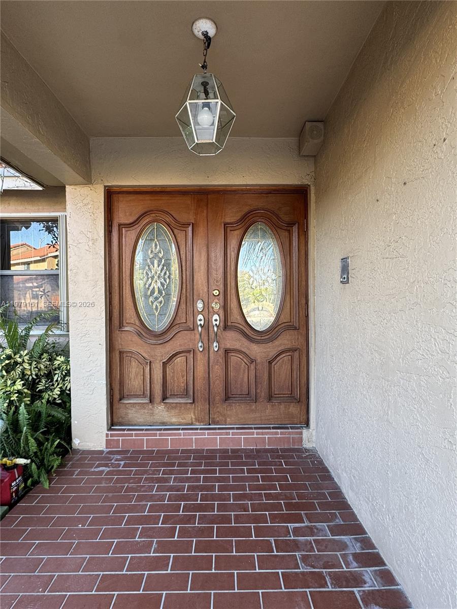 COUNTRY CLUB GARDENS SEC - Residential