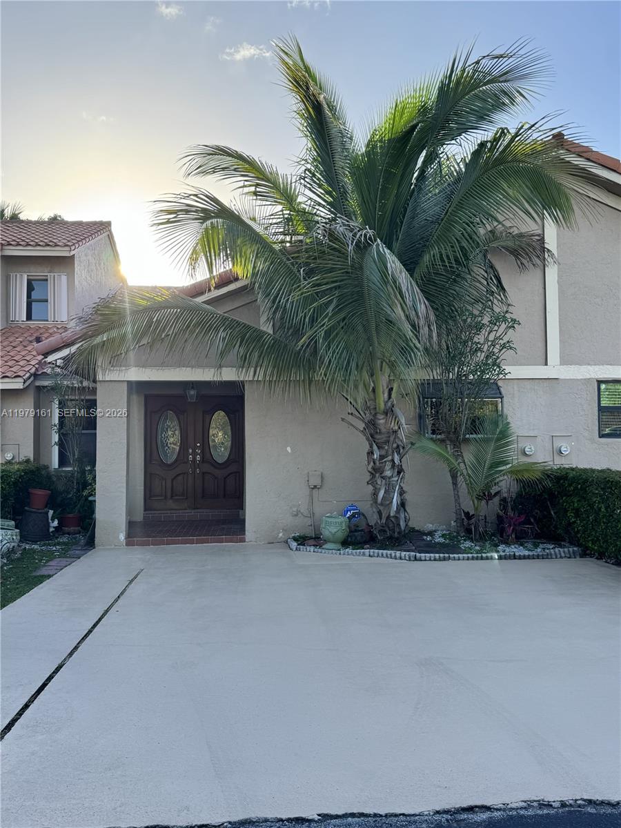 COUNTRY CLUB GARDENS SEC - Residential