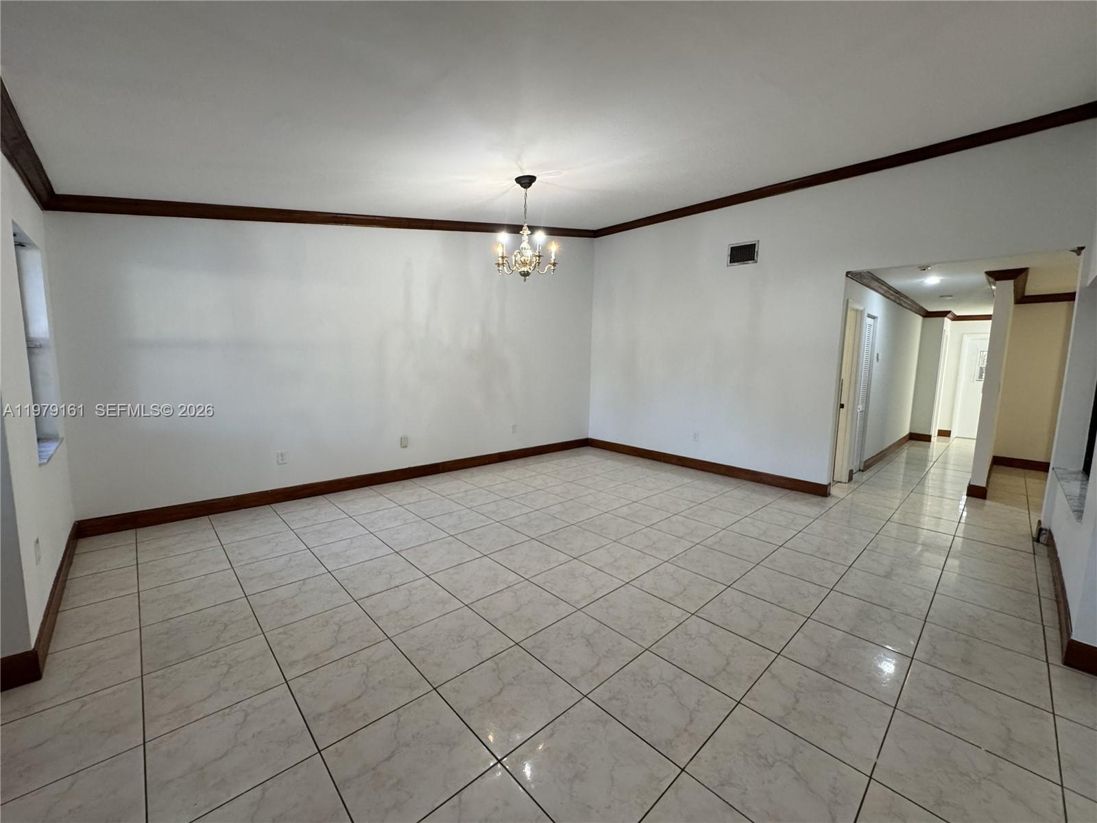 COUNTRY CLUB GARDENS SEC - Residential