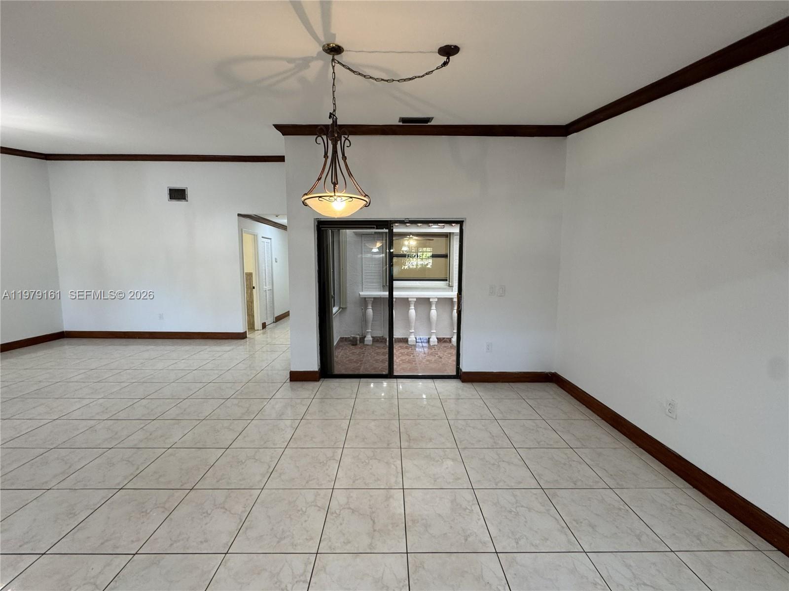 COUNTRY CLUB GARDENS SEC - Residential