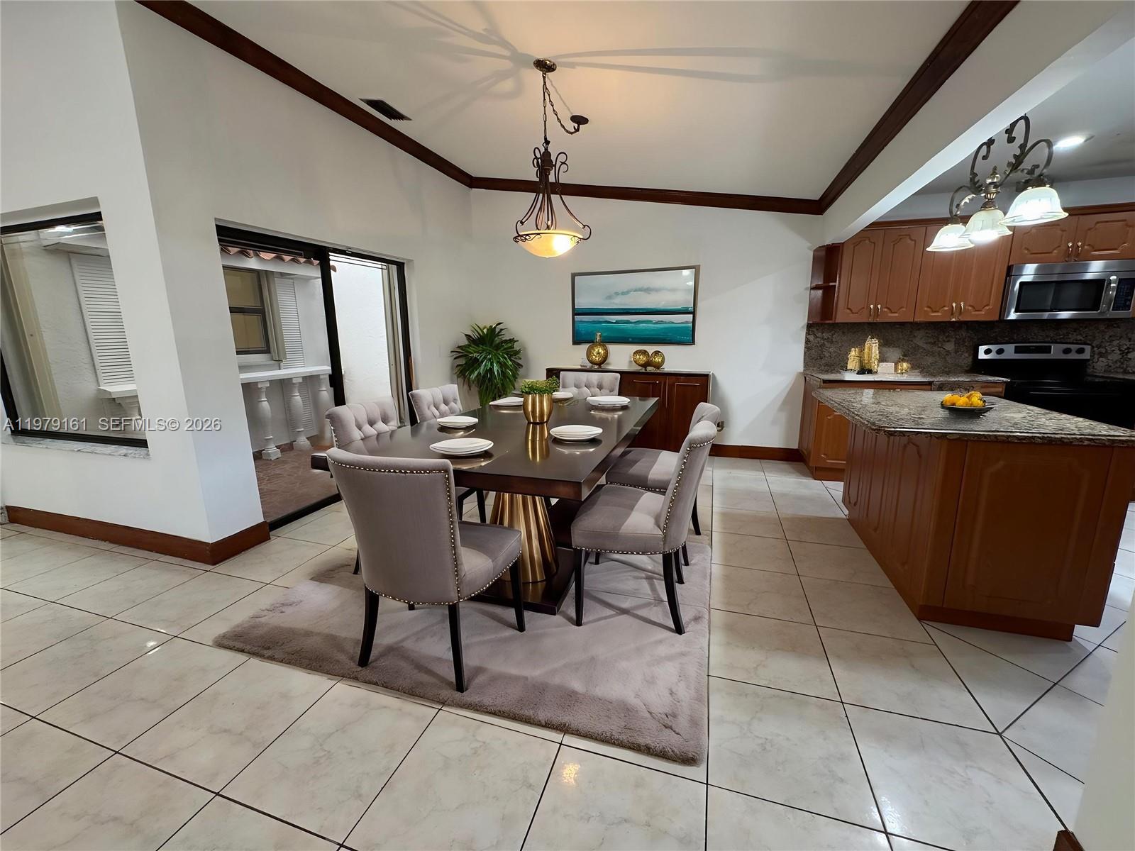 COUNTRY CLUB GARDENS SEC - Residential