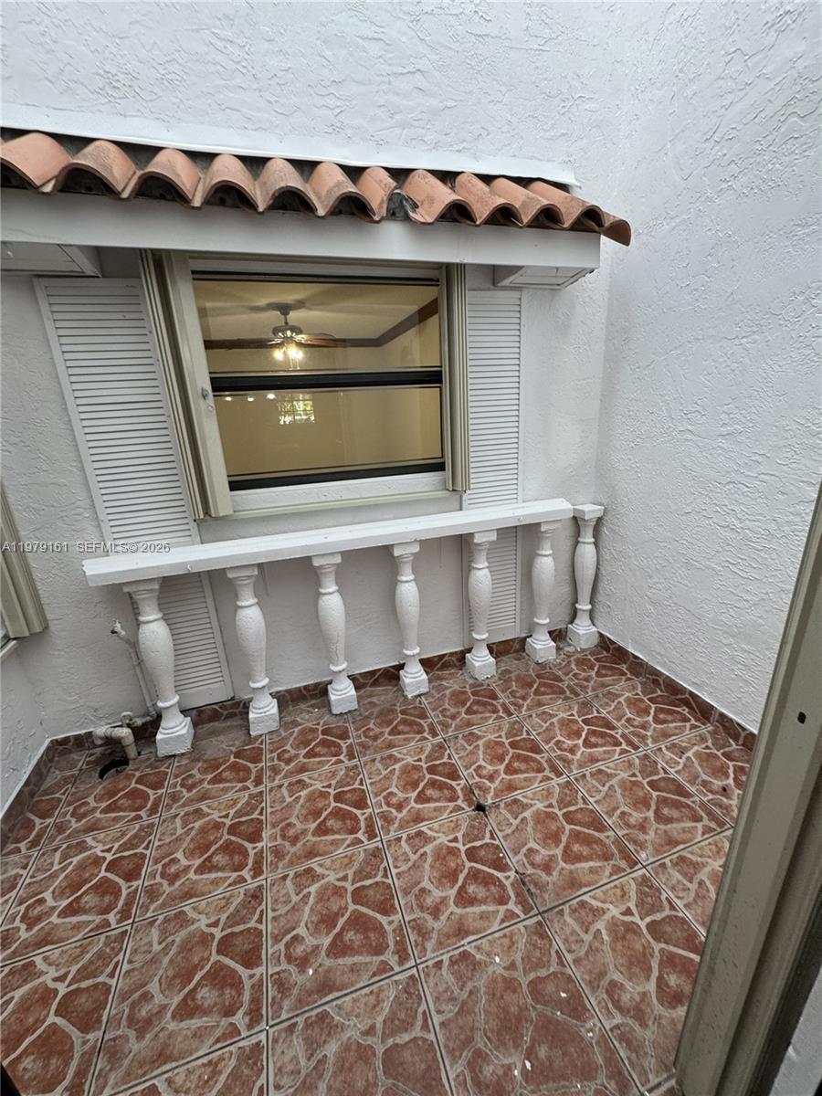 COUNTRY CLUB GARDENS SEC - Residential