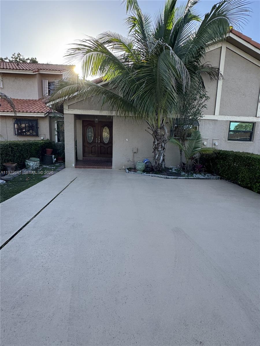 COUNTRY CLUB GARDENS SEC - Residential