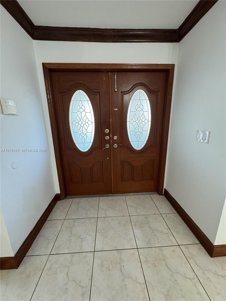 COUNTRY CLUB GARDENS SEC - Residential