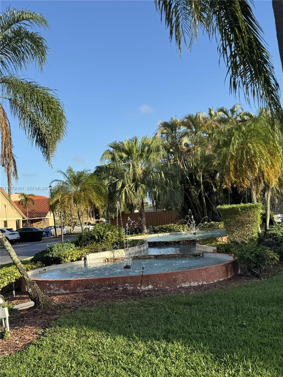 COUNTRY CLUB GARDENS SEC - Residential