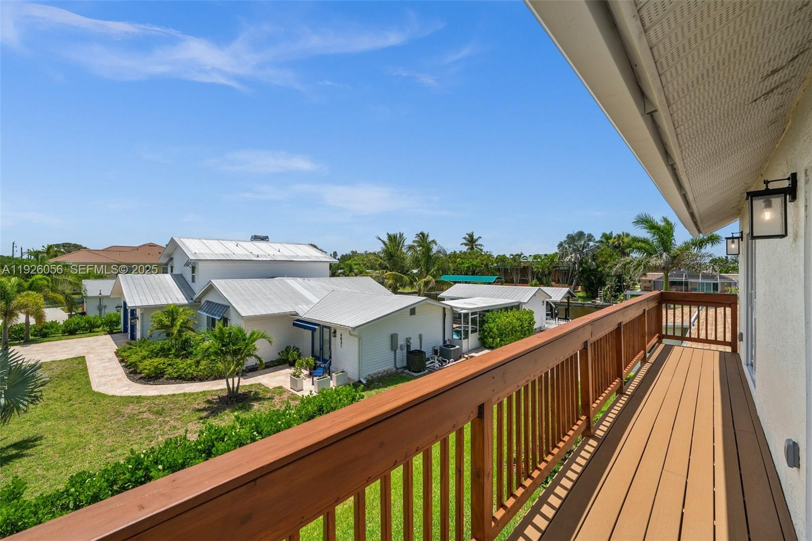 IMPERIAL SHORES - Residential