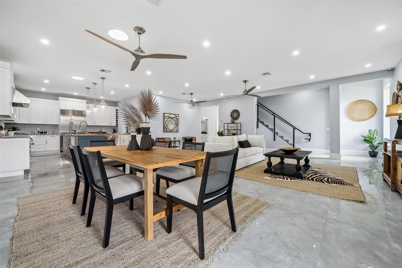 IMPERIAL SHORES - Residential