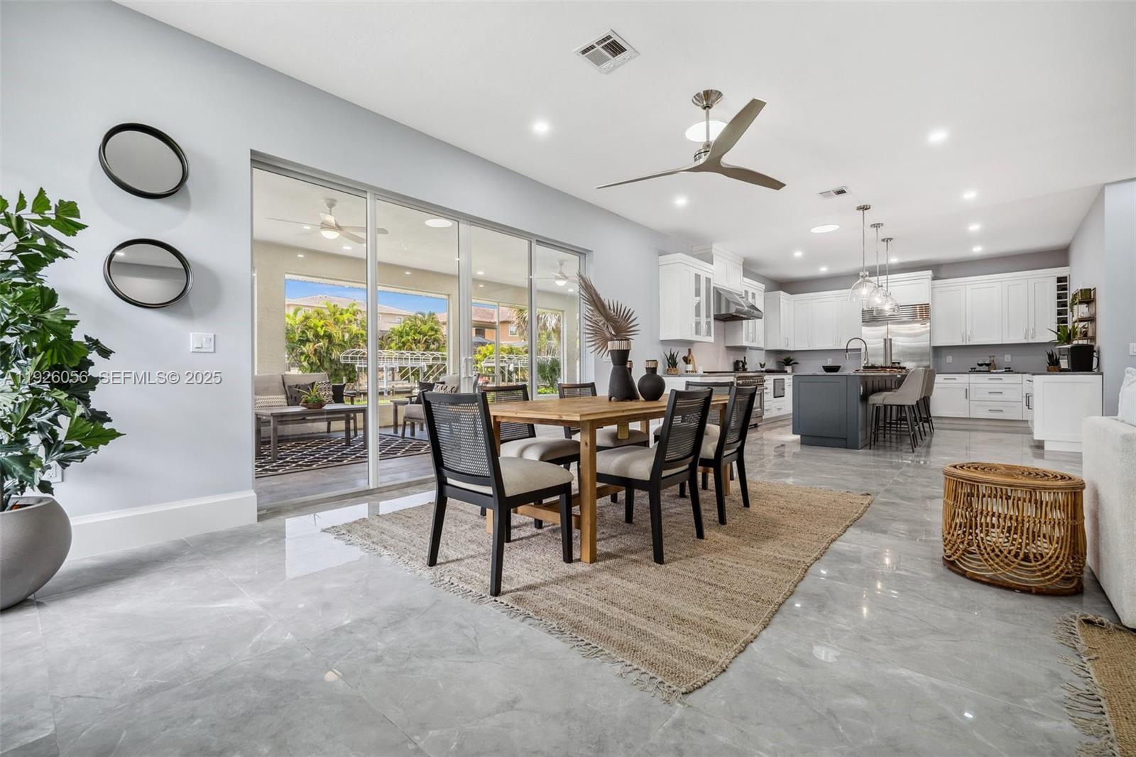 IMPERIAL SHORES - Residential