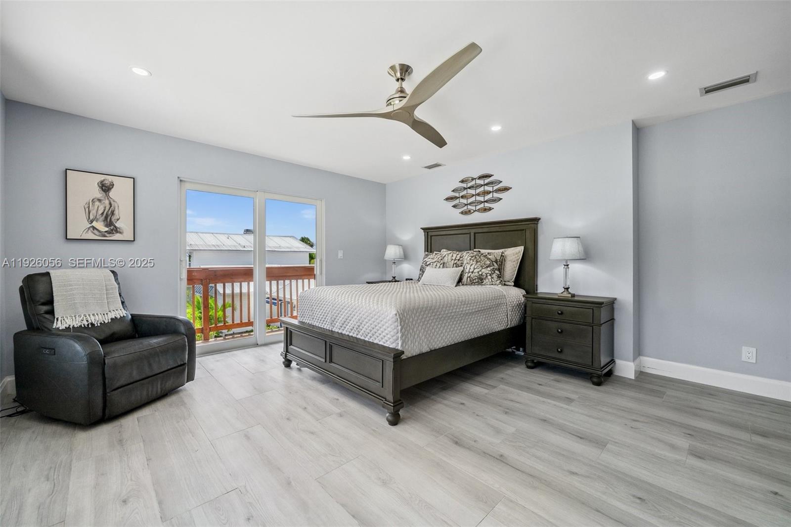 IMPERIAL SHORES - Residential