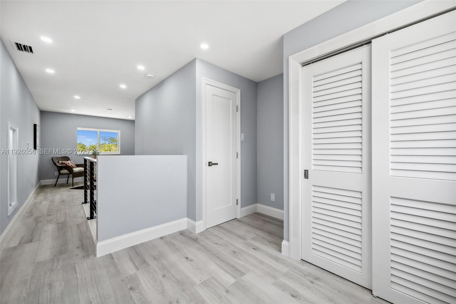 IMPERIAL SHORES - Residential