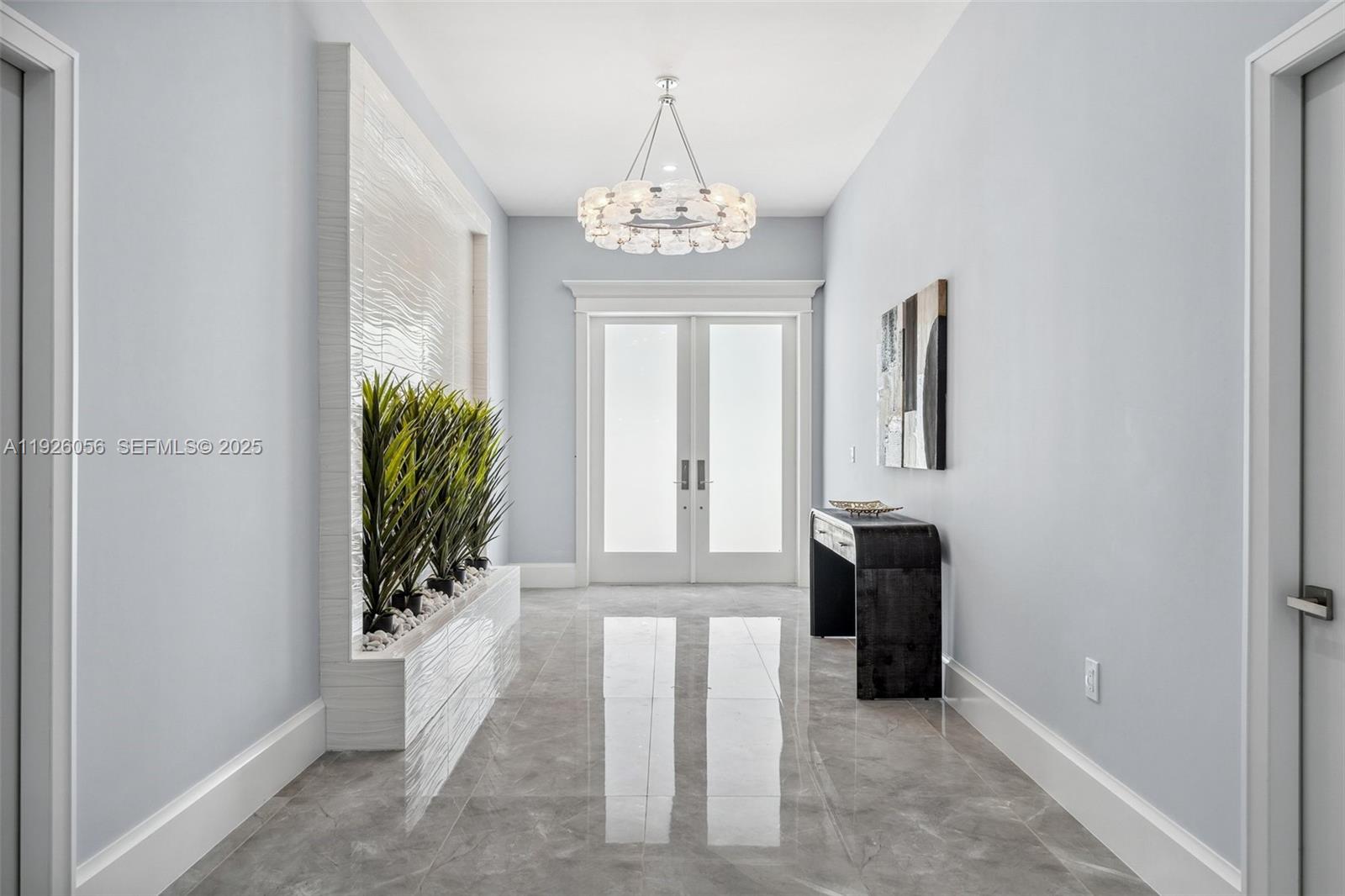 IMPERIAL SHORES - Residential