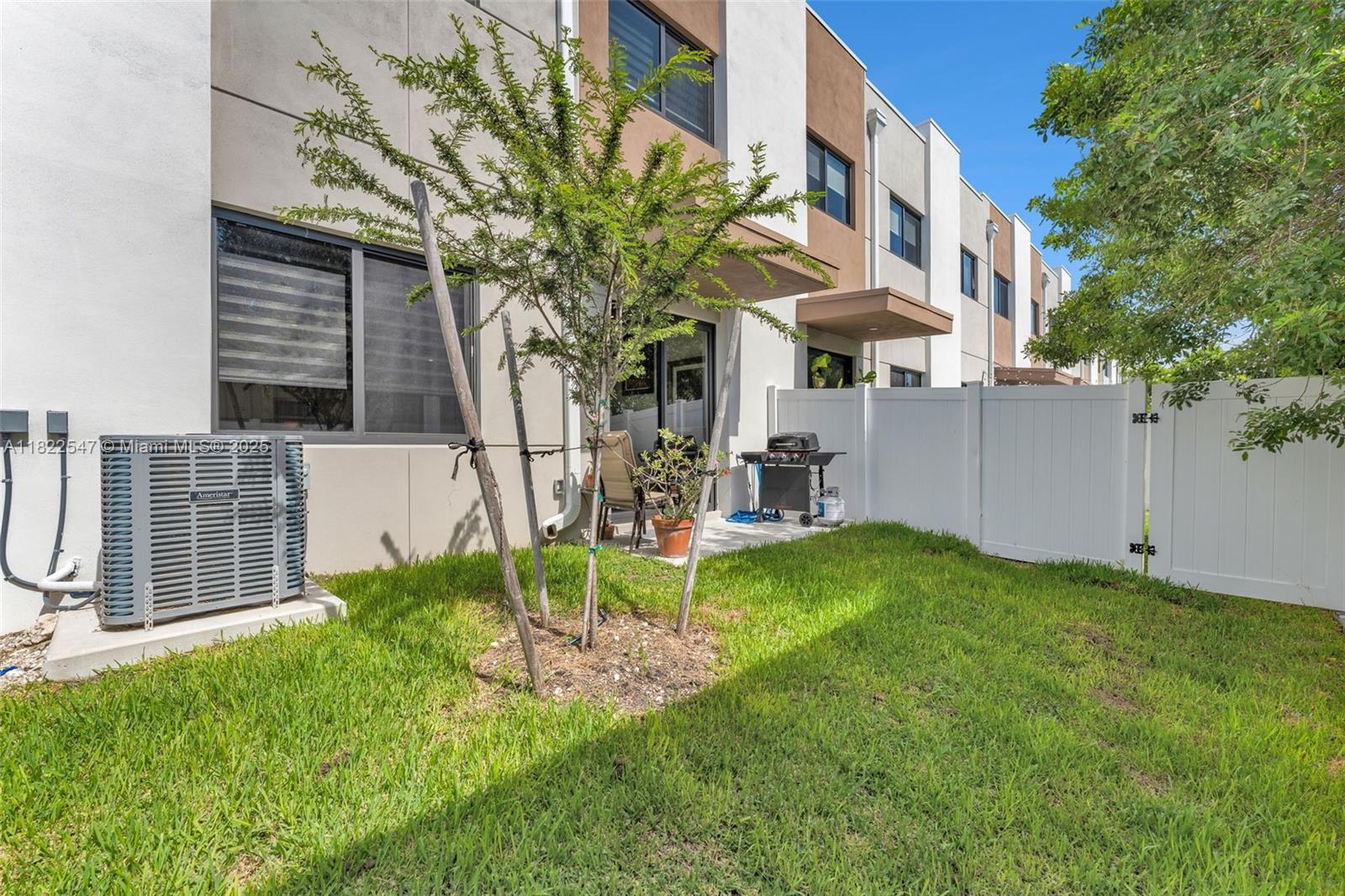 FLORANADA CENTER - Residential