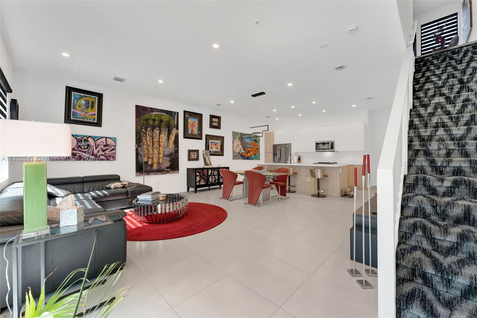 4212 NE 7th Ter