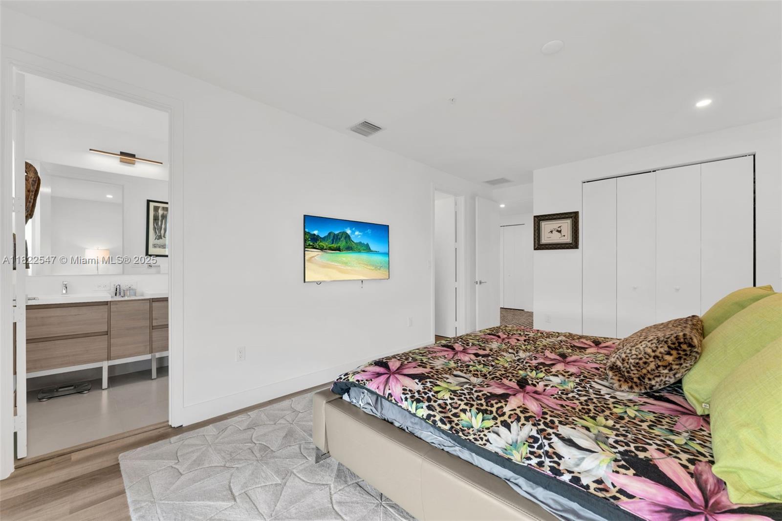 FLORANADA CENTER - Residential