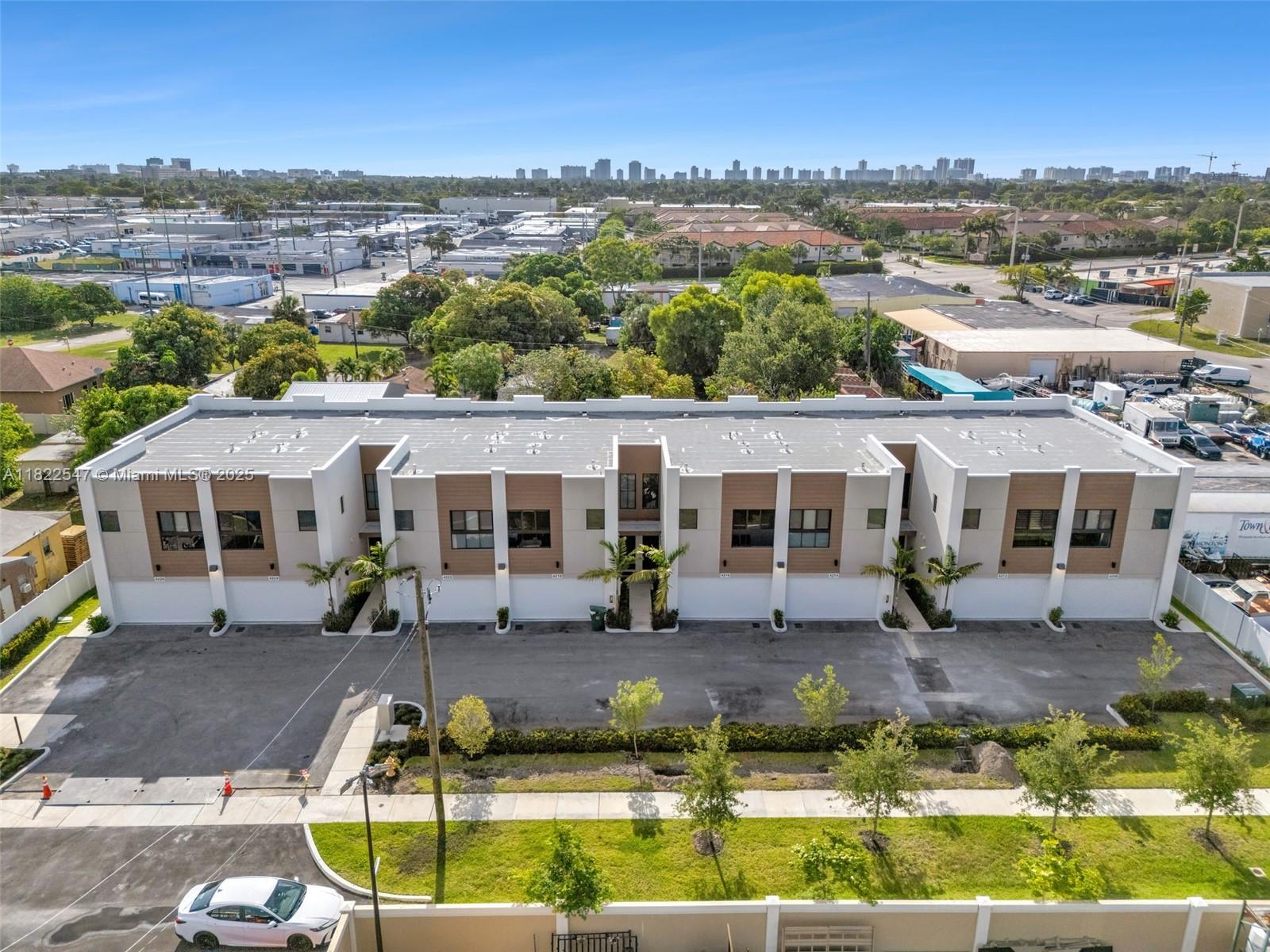 FLORANADA CENTER - Residential