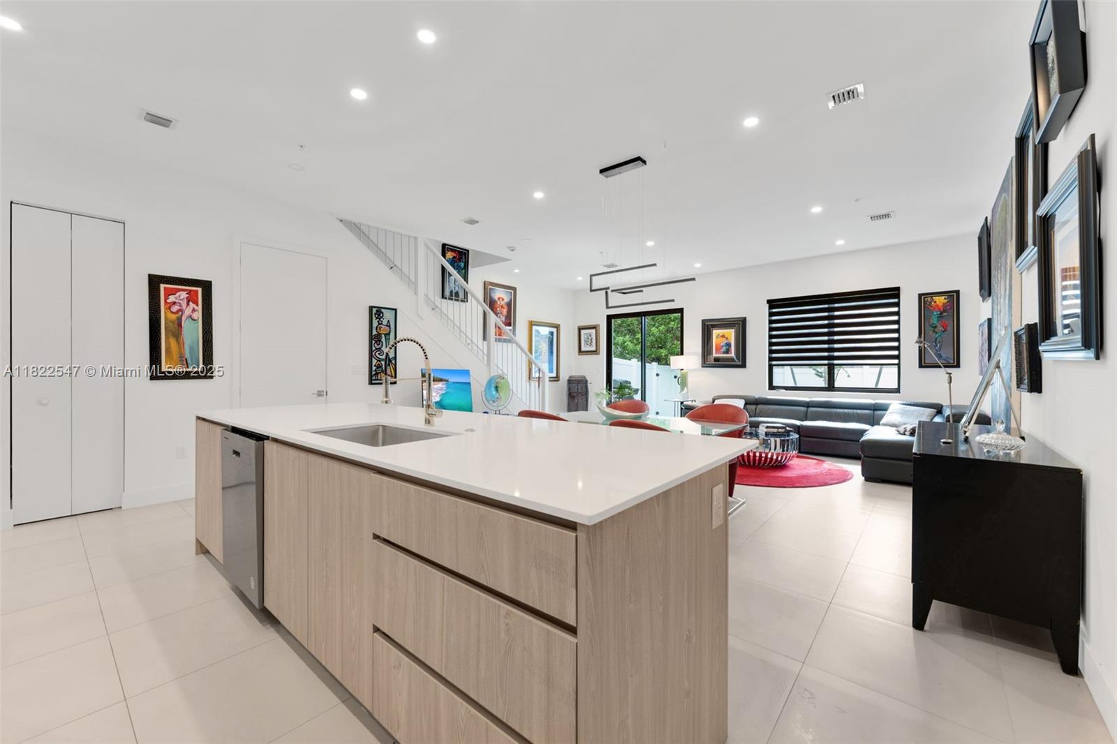 FLORANADA CENTER - Residential