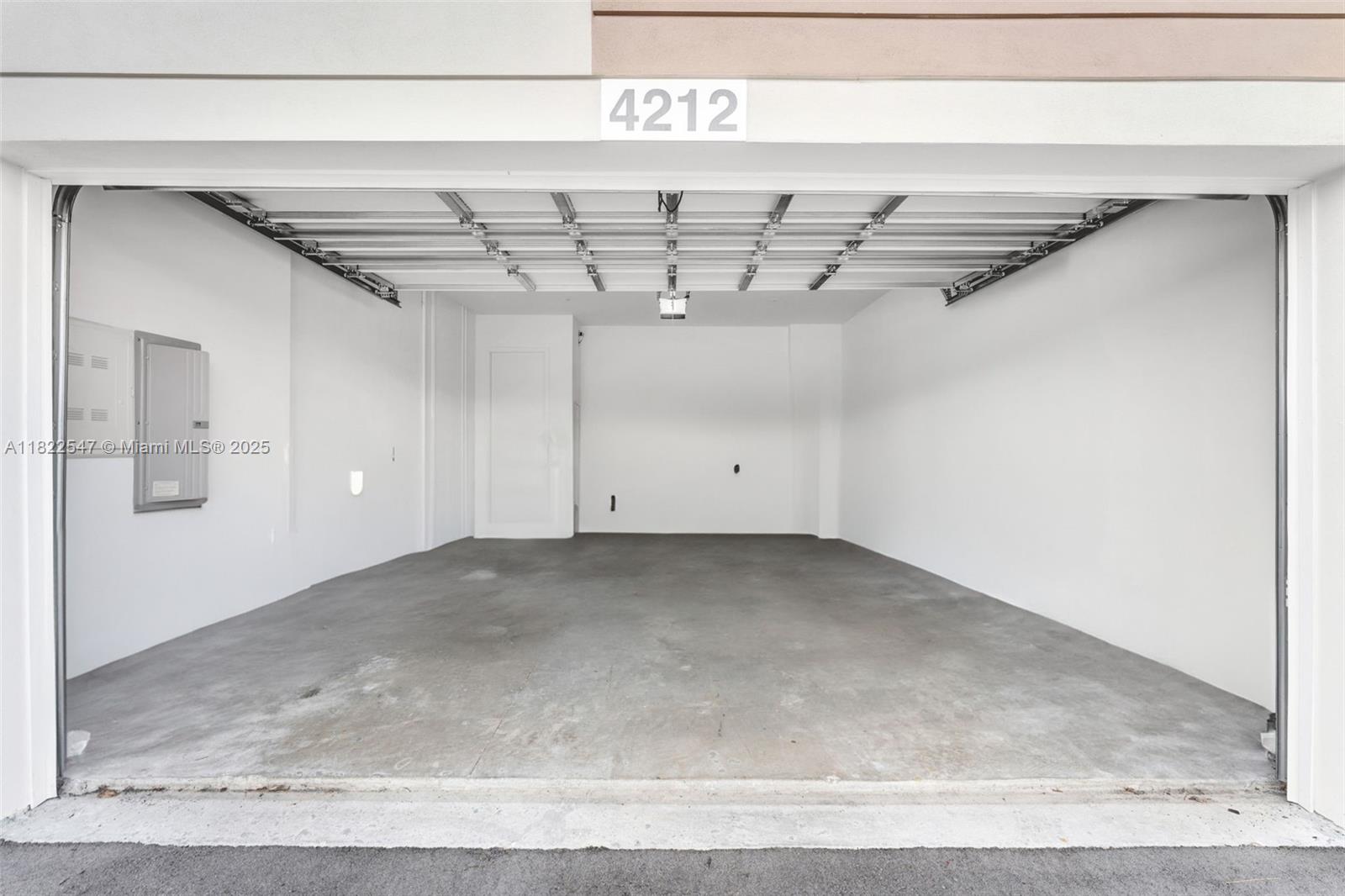 FLORANADA CENTER - Residential