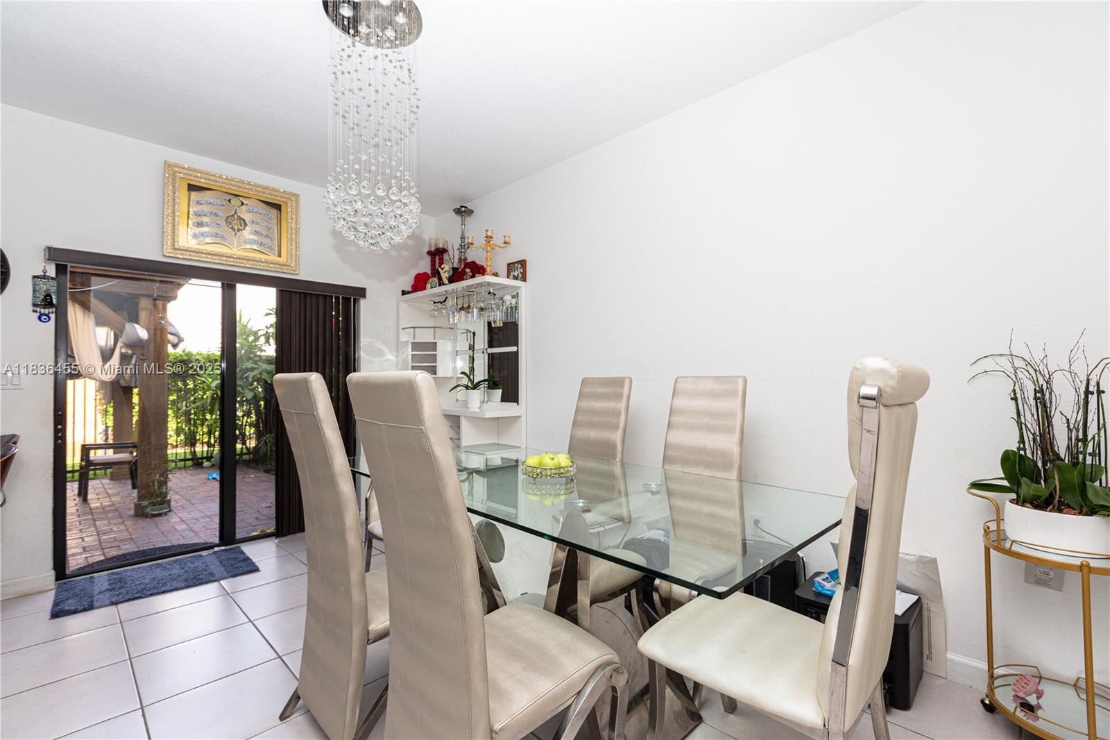 TROTTERS CHASE - Residential