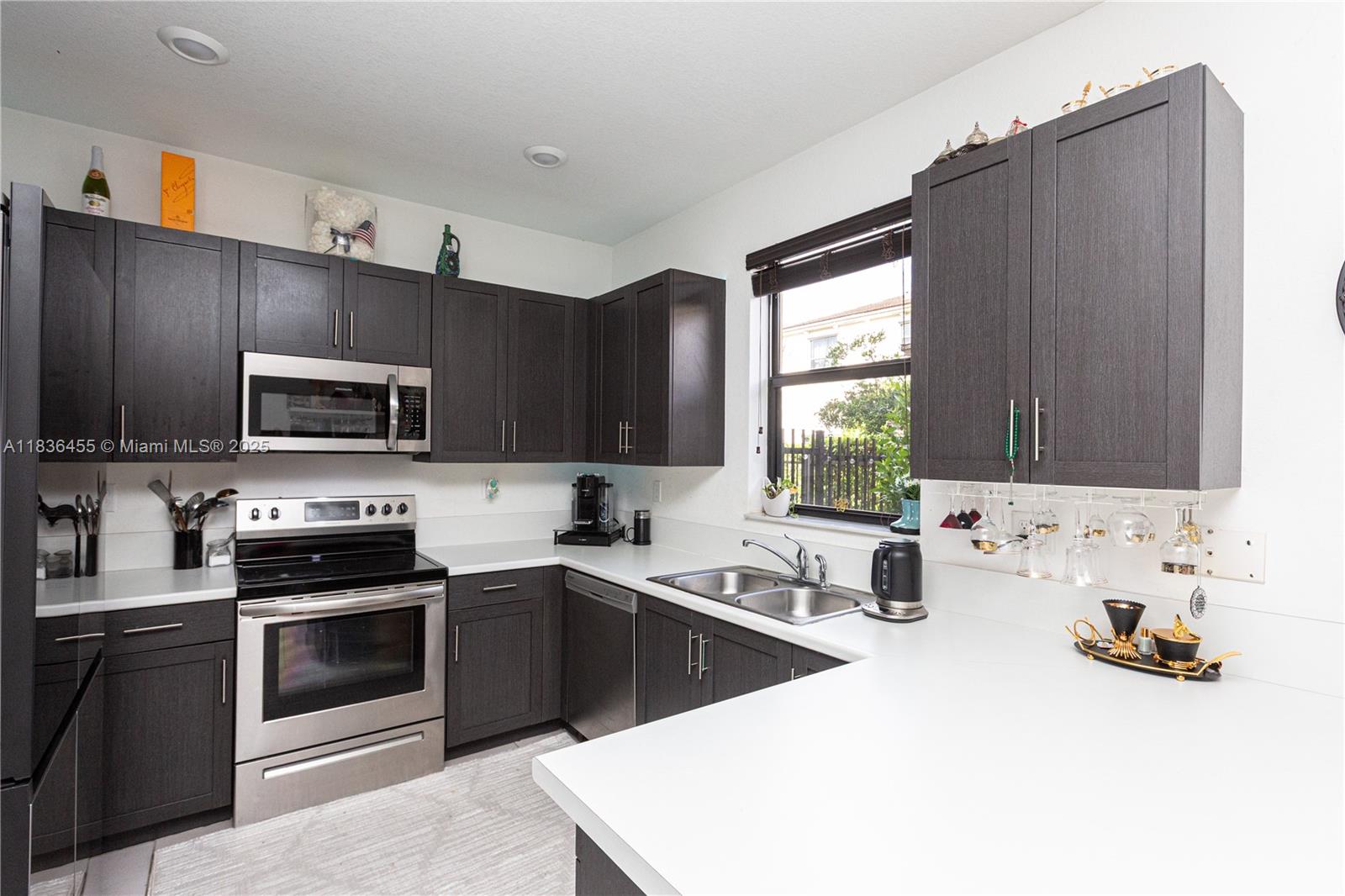 TROTTERS CHASE - Residential