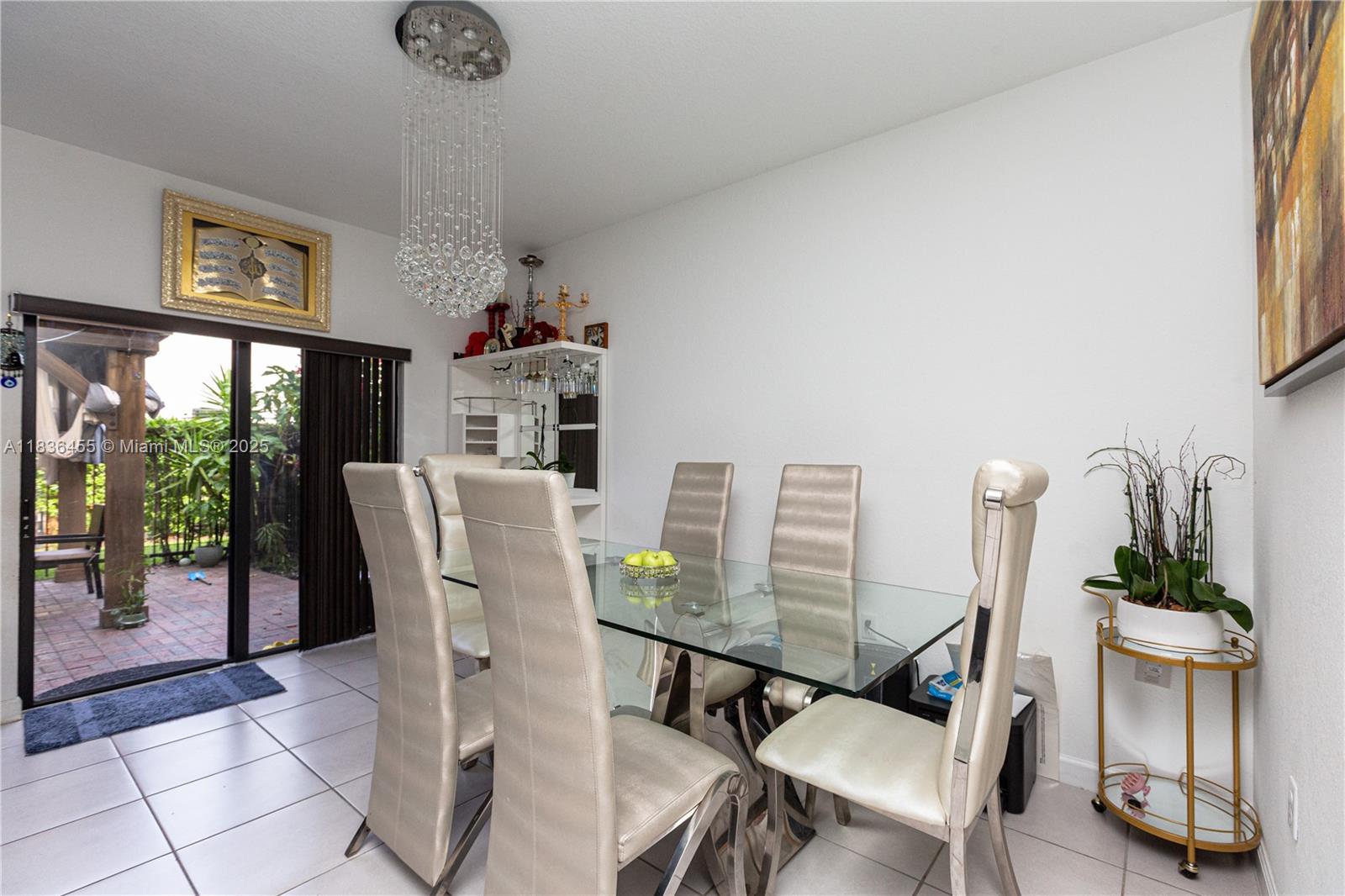 TROTTERS CHASE - Residential