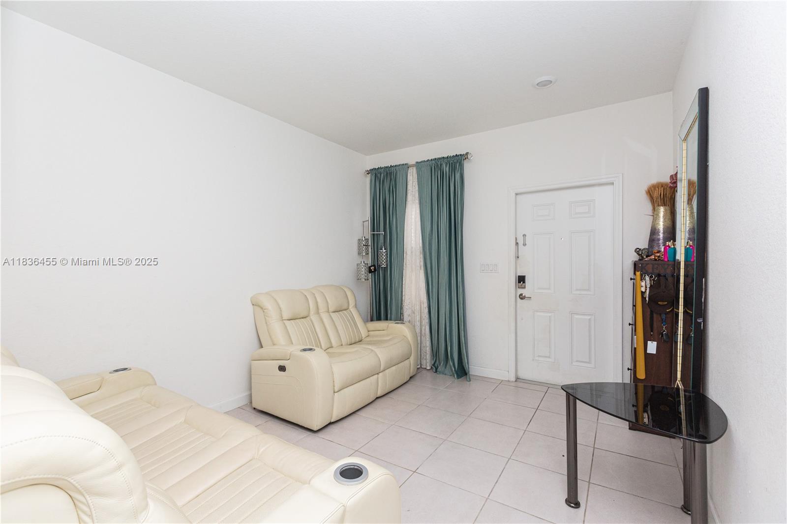 TROTTERS CHASE - Residential