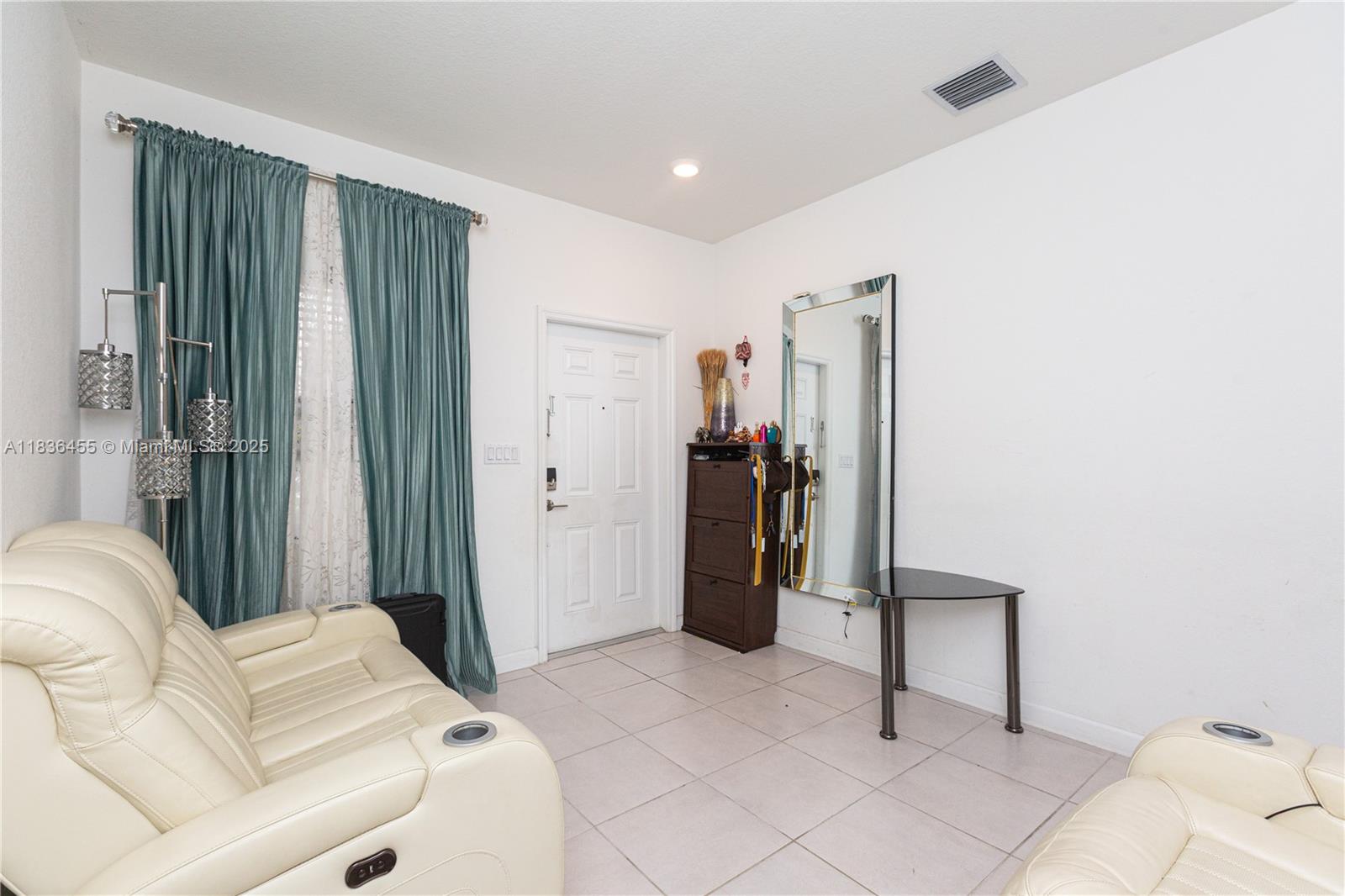 4675 Santa Cruz Way