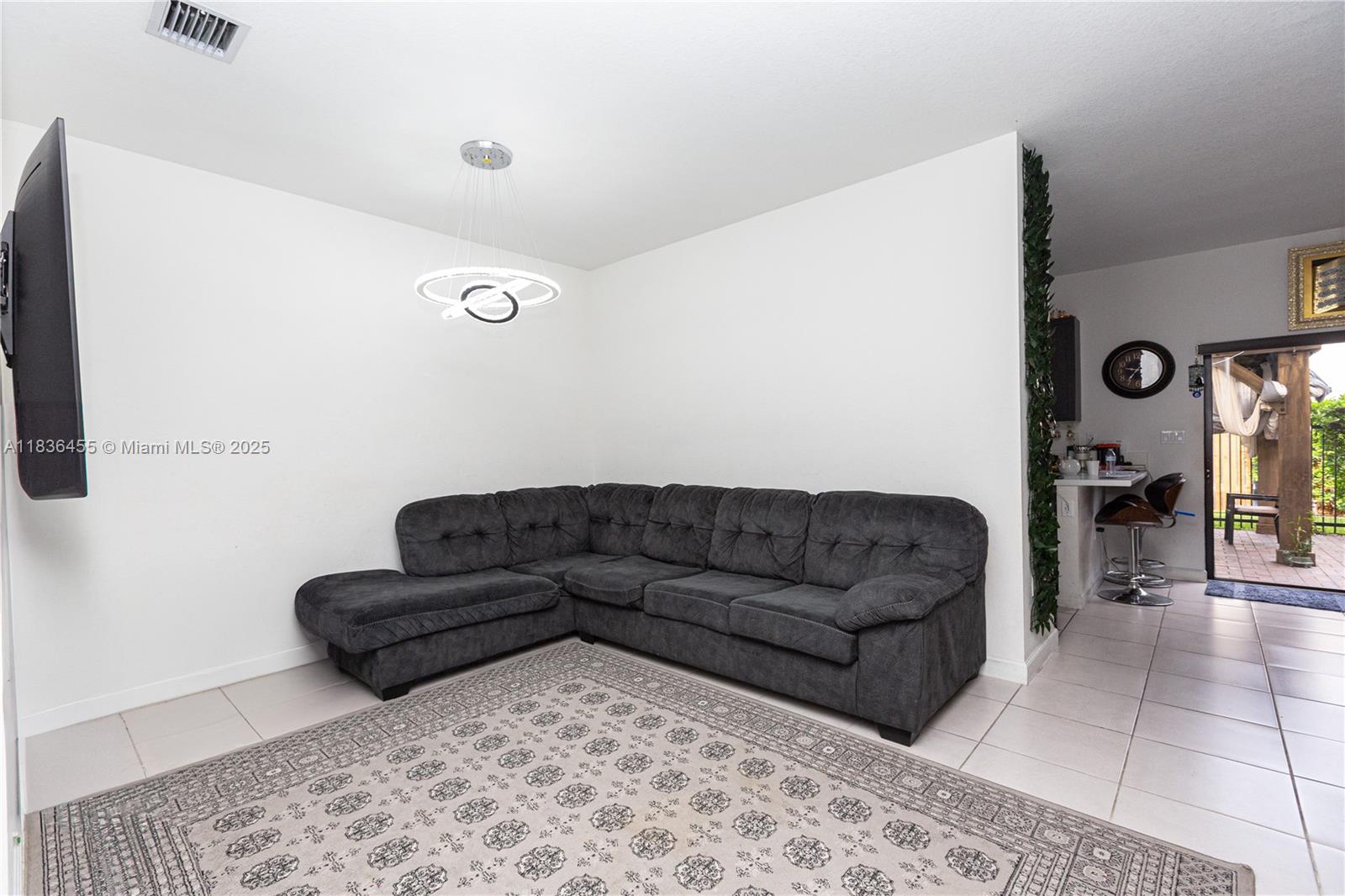 TROTTERS CHASE - Residential