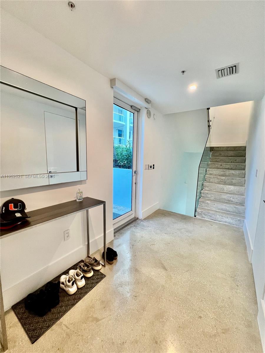 50 S Pointe Dr LOFT5
