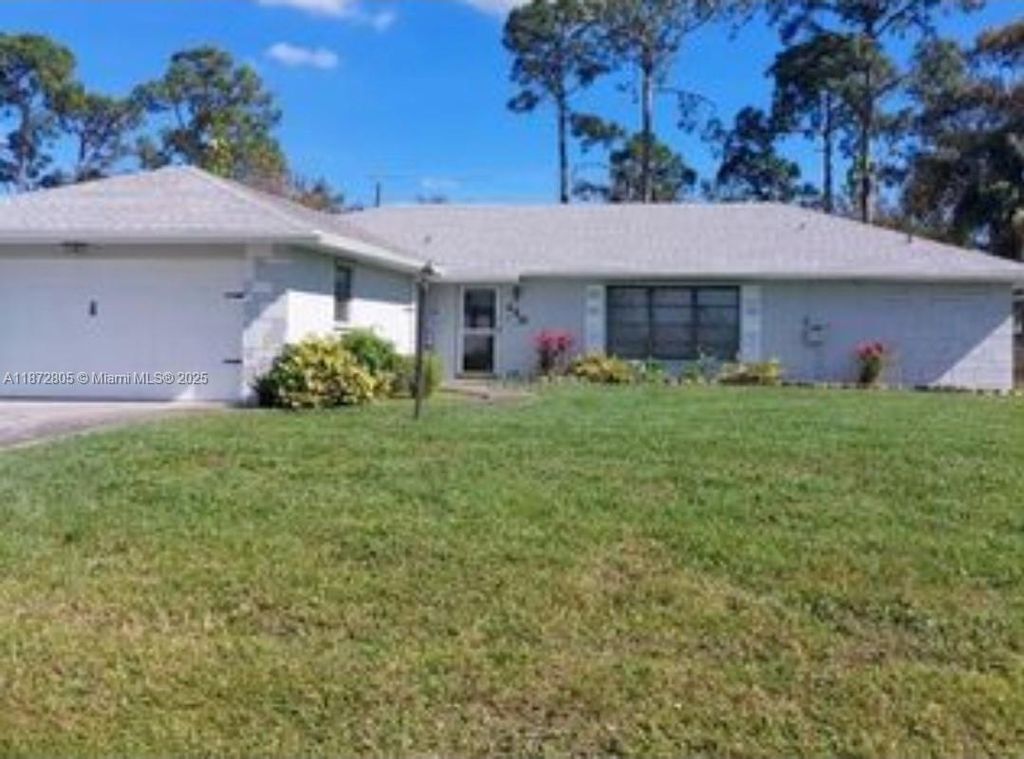 Photo of 220 SE Crosspoint Dr #0, Port St Lucie, FL 34983 (MLS # A11872805)