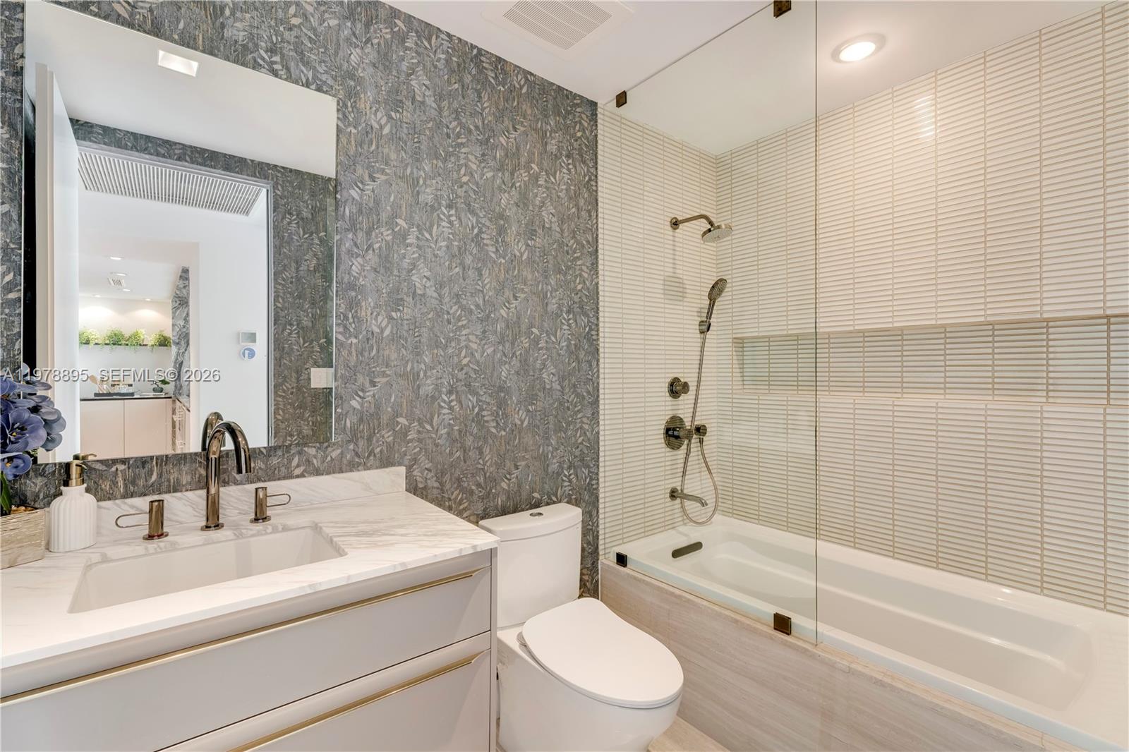 TRUMP ROYALE CONDO - Residential