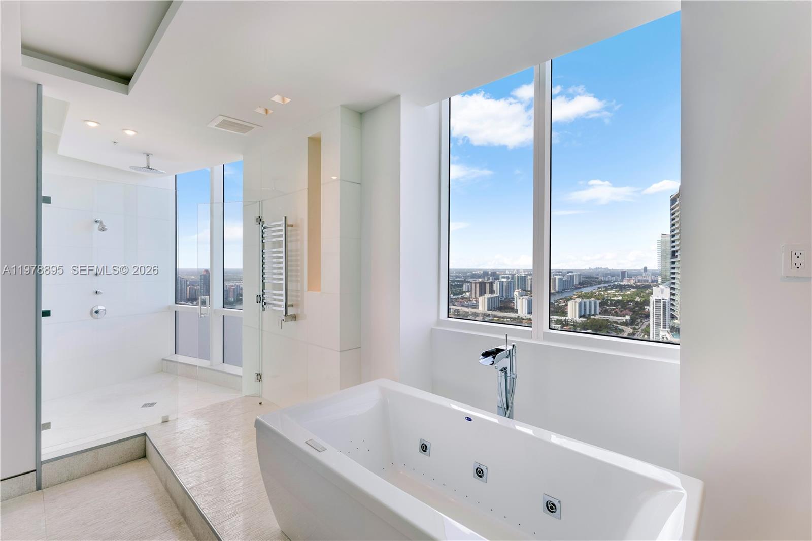 TRUMP ROYALE CONDO - Residential