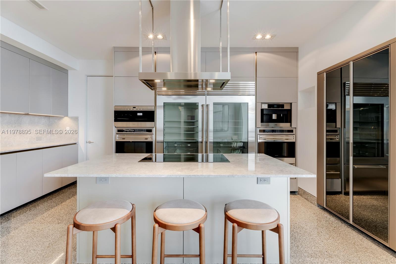 TRUMP ROYALE CONDO - Residential