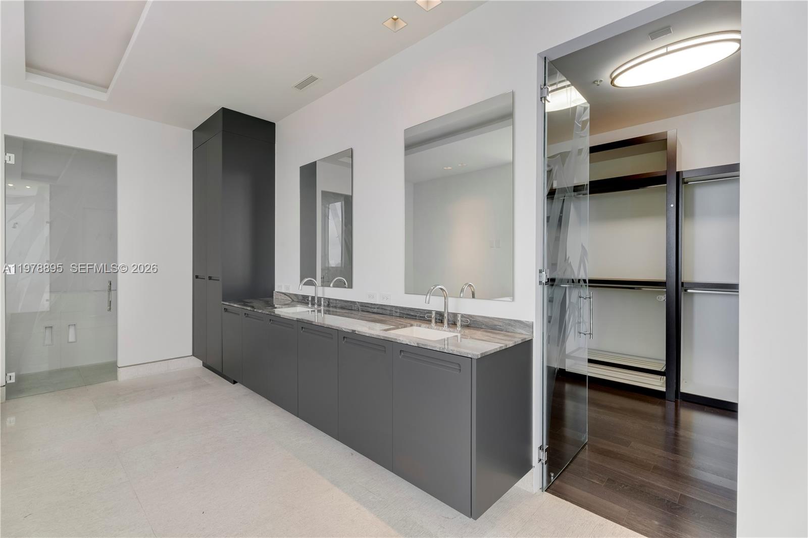 TRUMP ROYALE CONDO - Residential