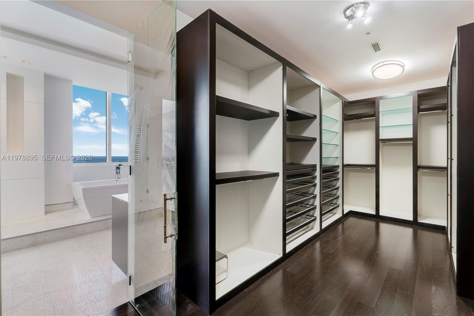 TRUMP ROYALE CONDO - Residential