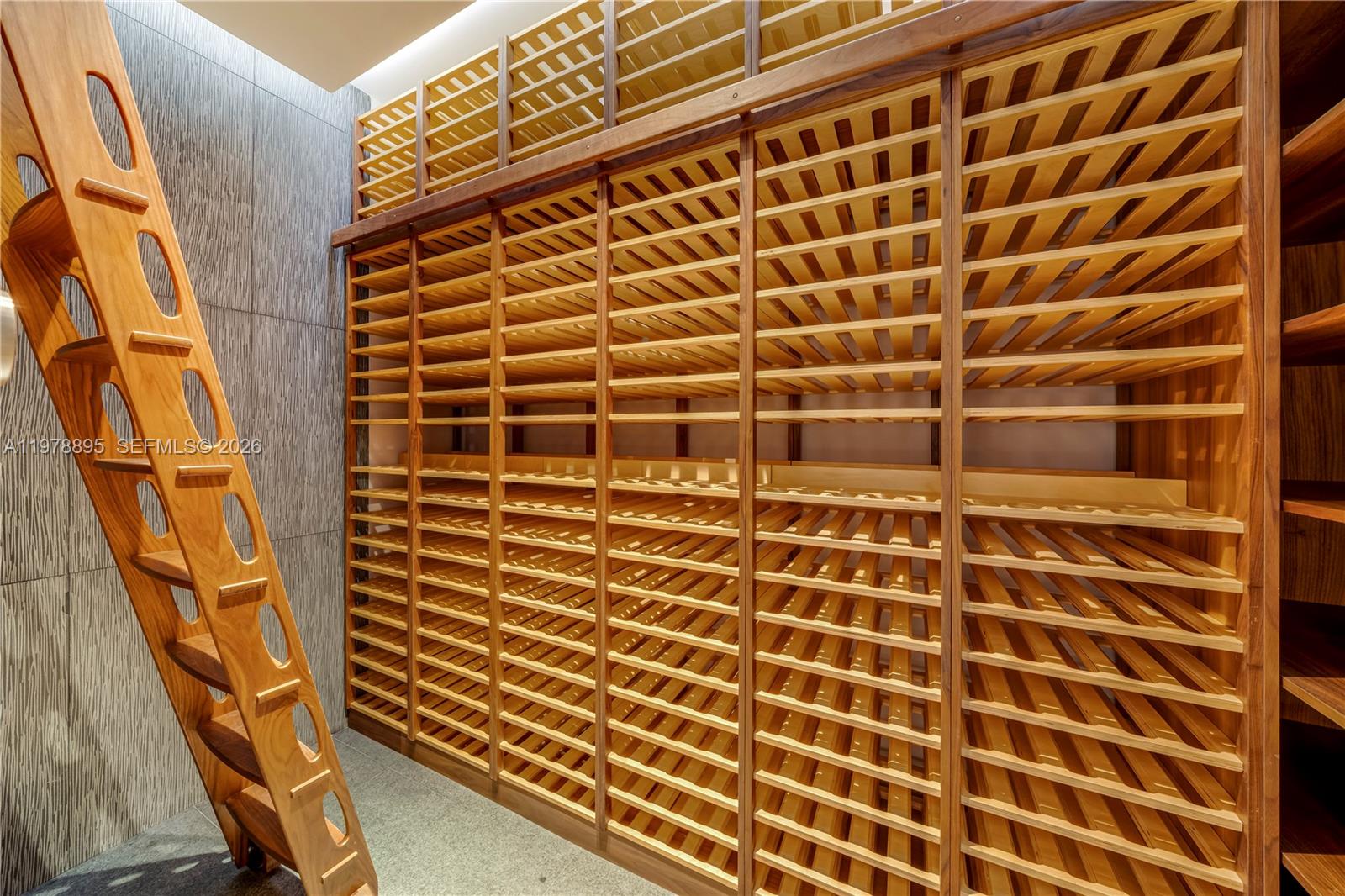 TRUMP ROYALE CONDO - Residential