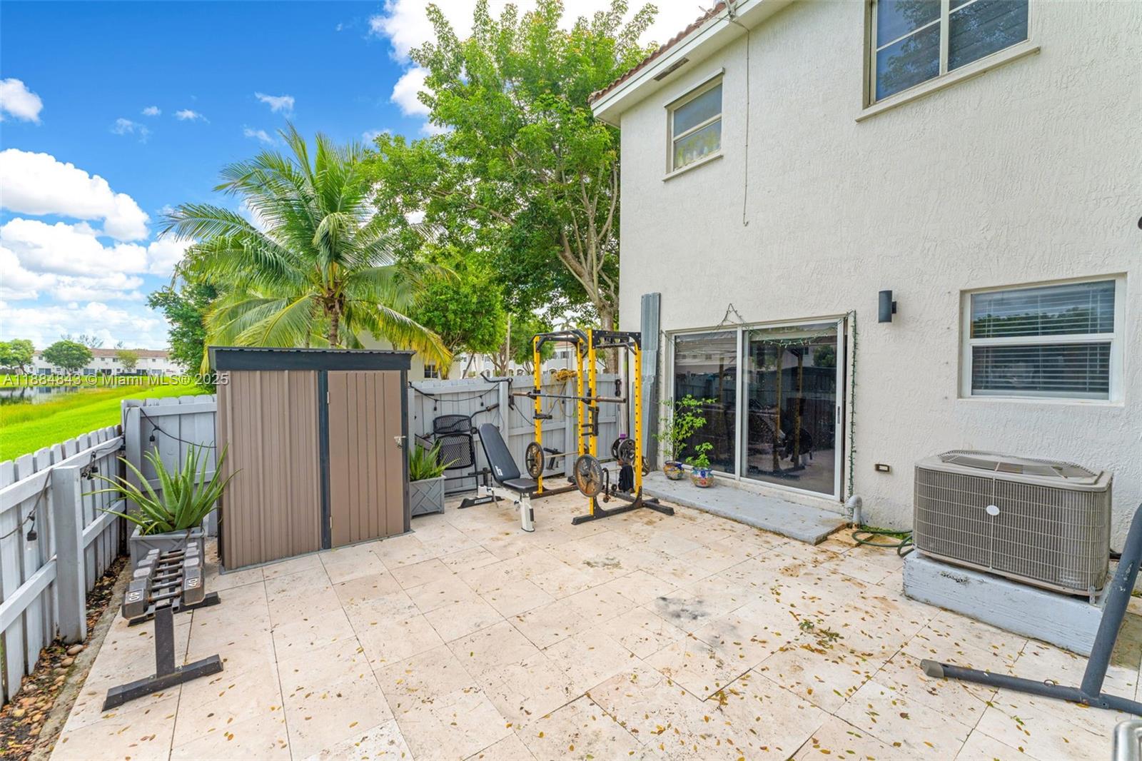 VENETIA GROVE - Residential