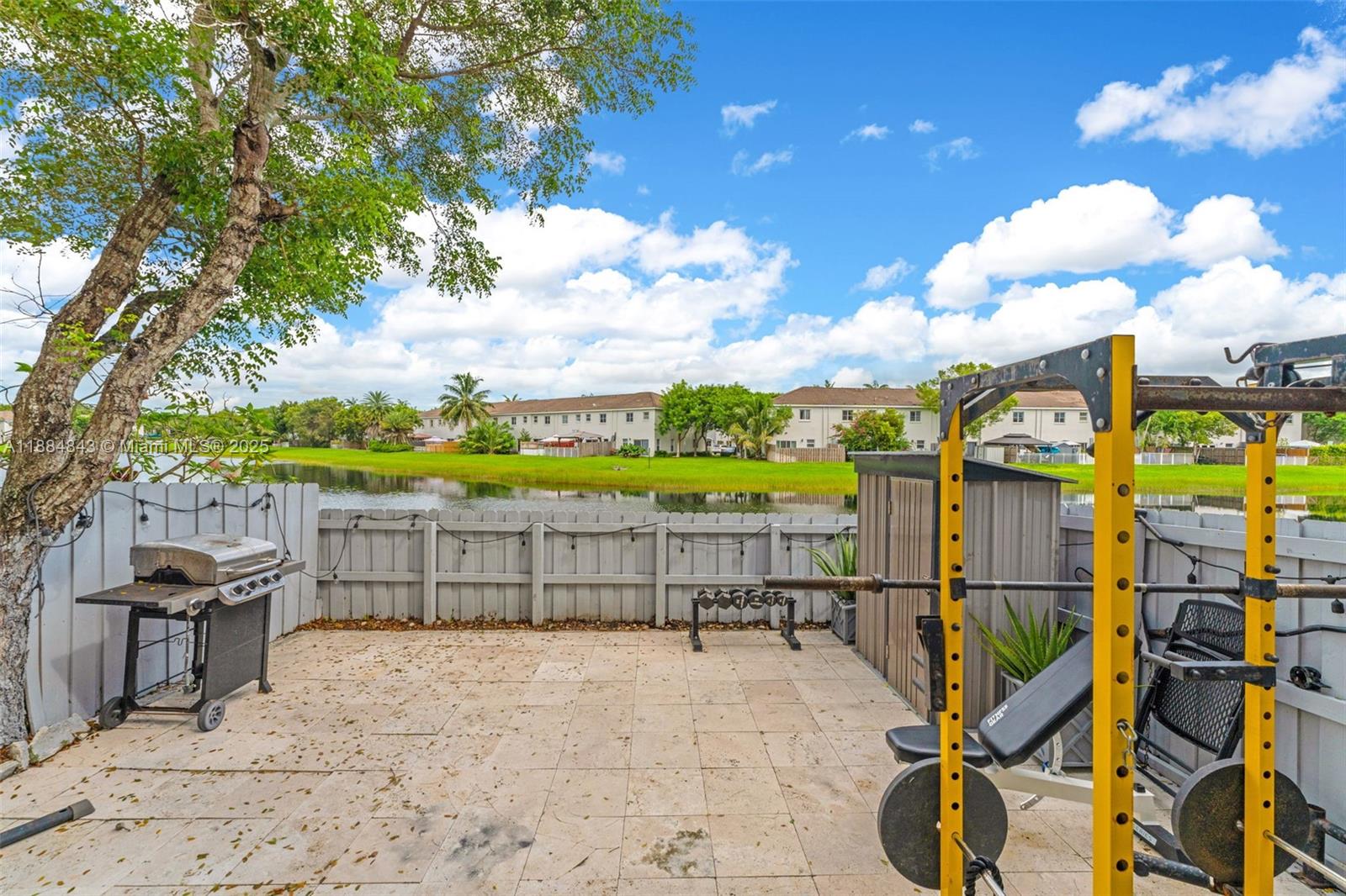 VENETIA GROVE - Residential