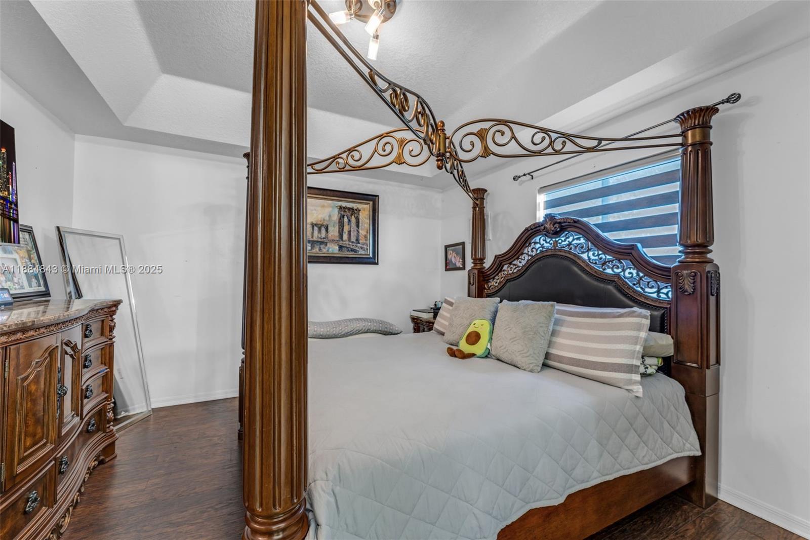 VENETIA GROVE - Residential