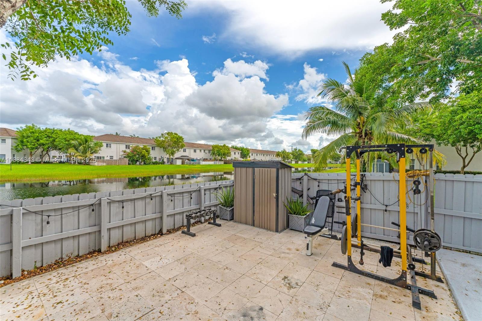 VENETIA GROVE - Residential