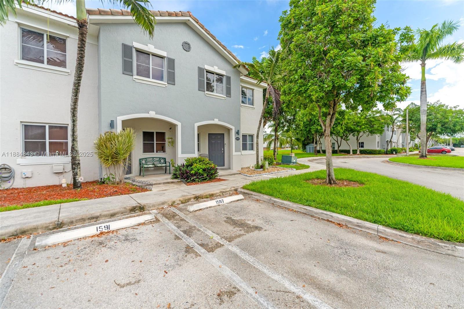 VENETIA GROVE - Residential