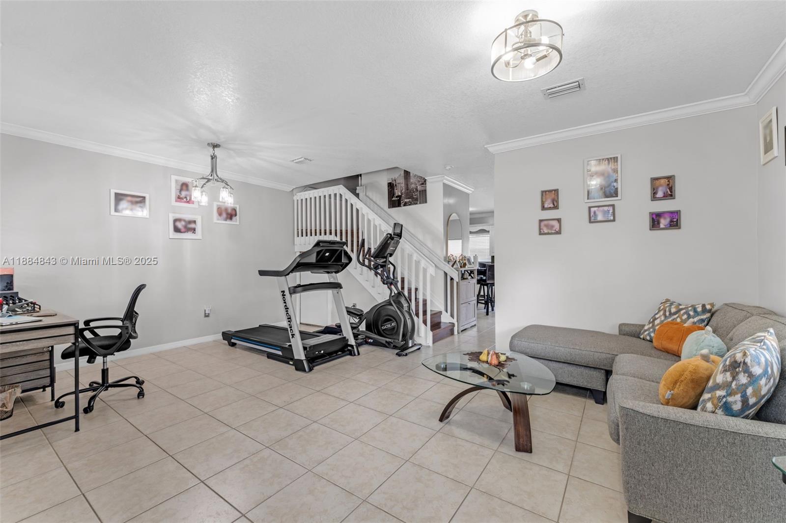 VENETIA GROVE - Residential