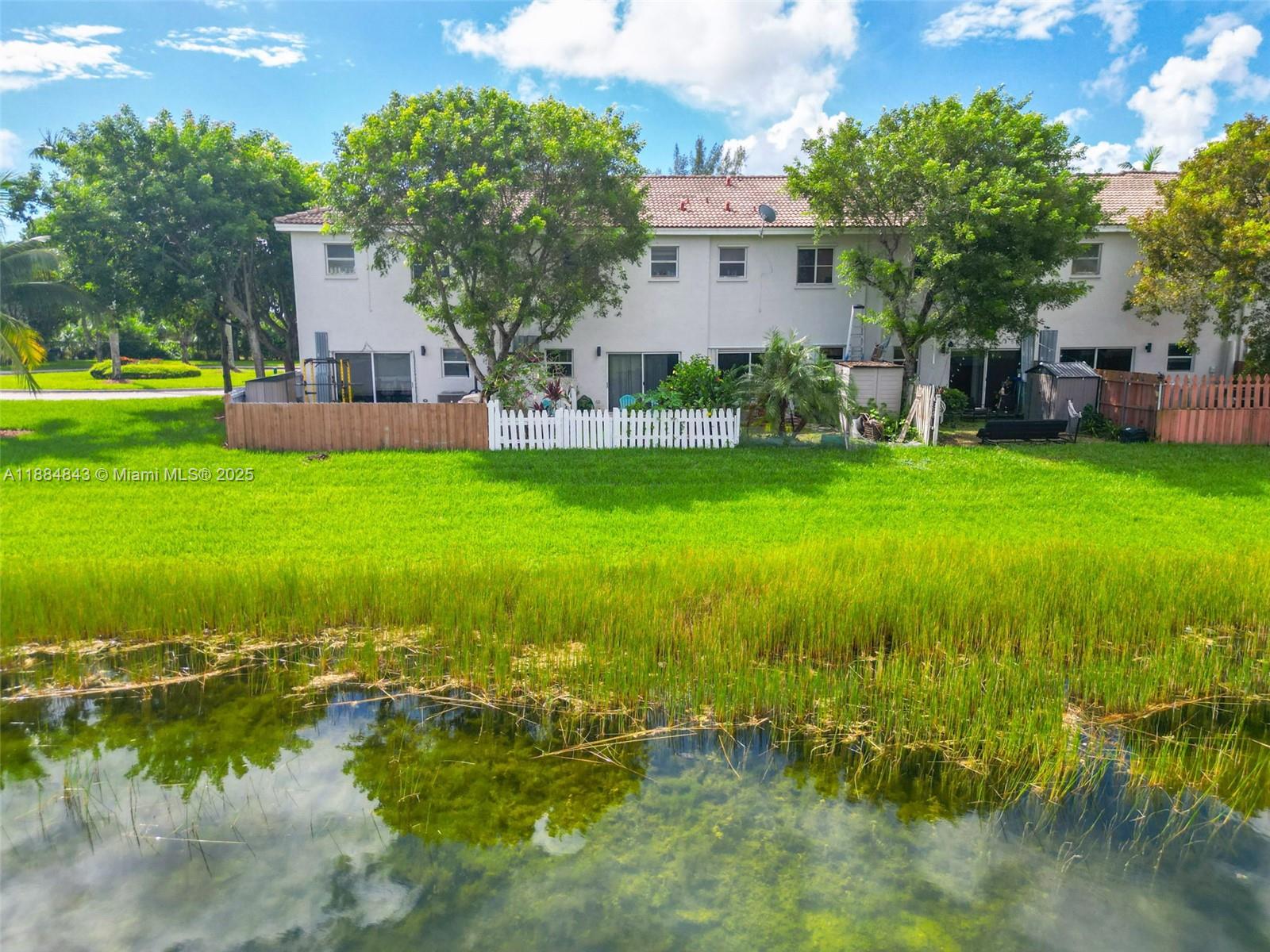 VENETIA GROVE - Residential