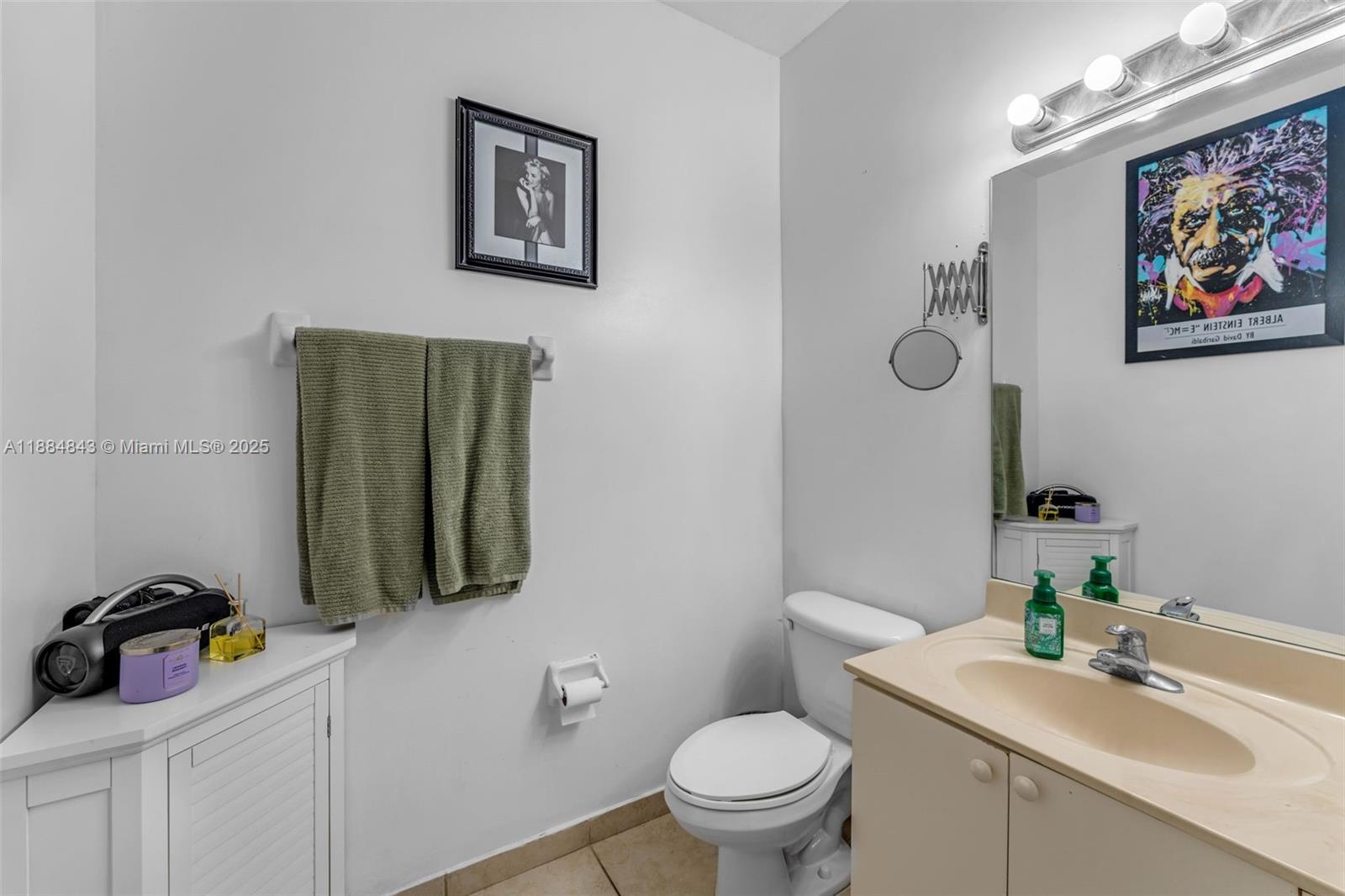 VENETIA GROVE - Residential