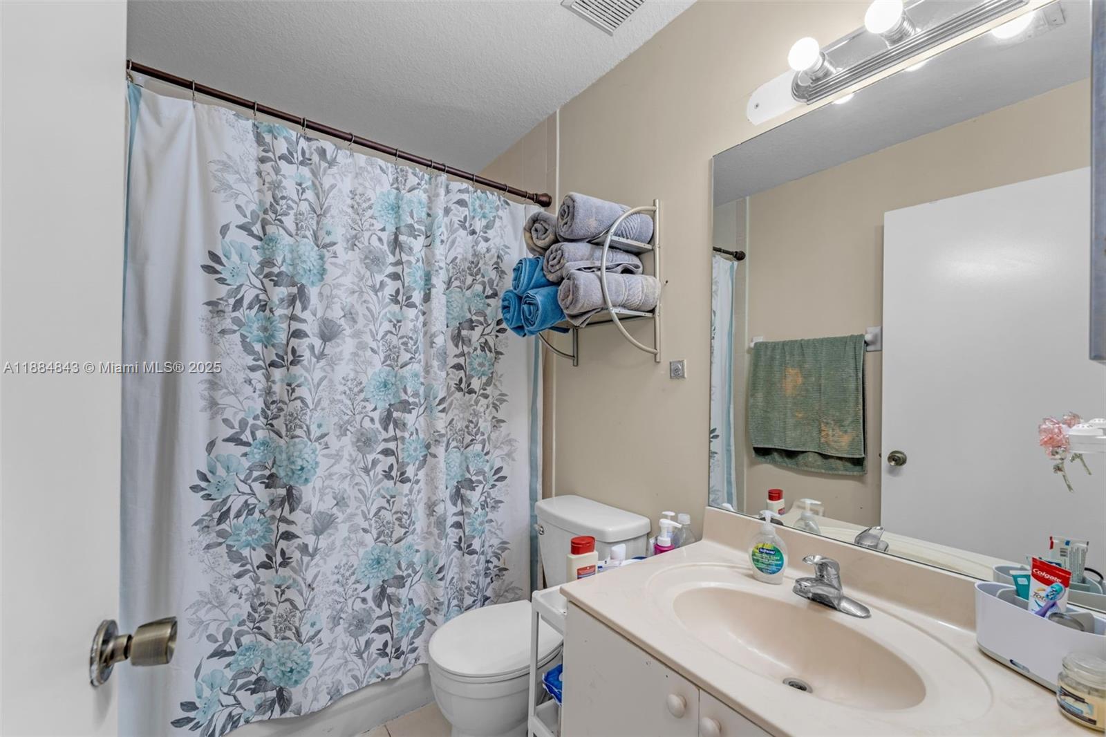 VENETIA GROVE - Residential