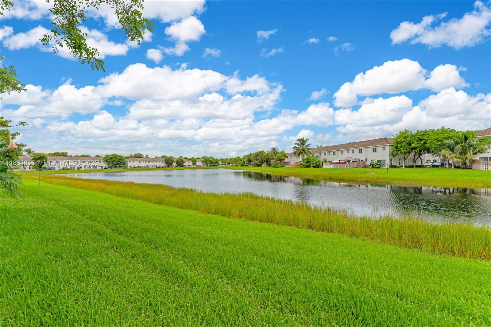VENETIA GROVE - Residential
