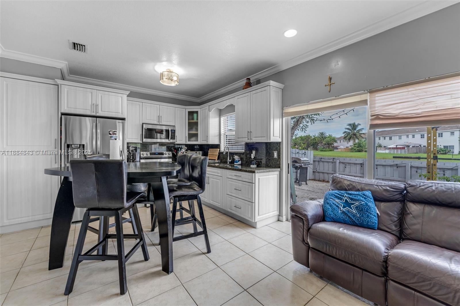 VENETIA GROVE - Residential