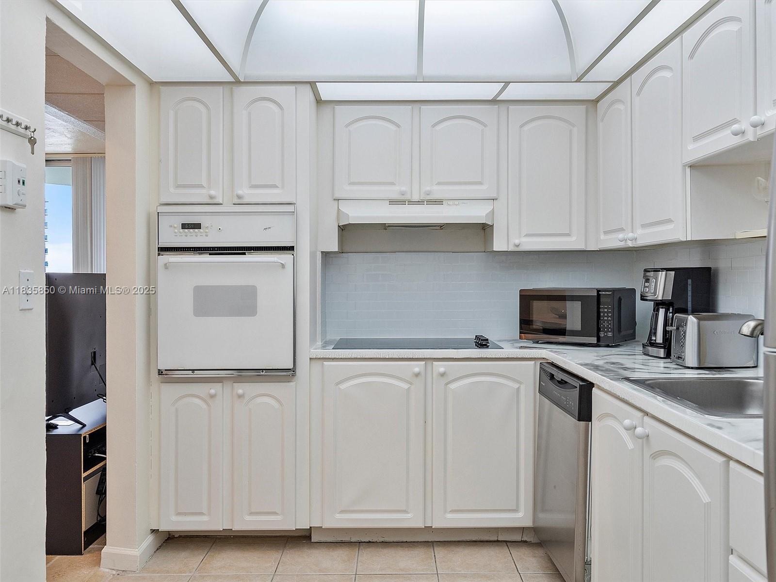 TIDES ON HOLLYWOOD BEACH - Residential