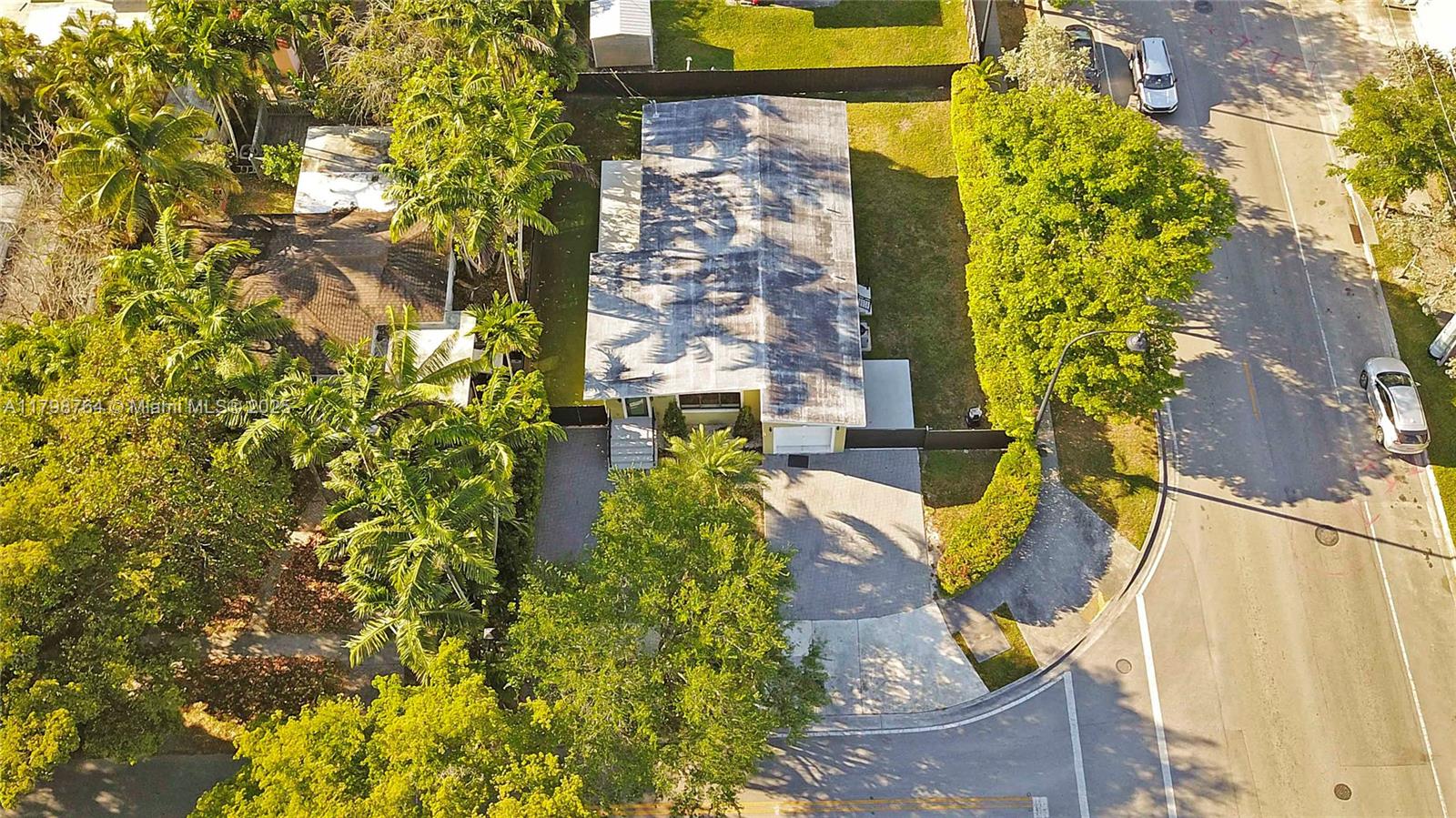 6180 SW 16th Ter